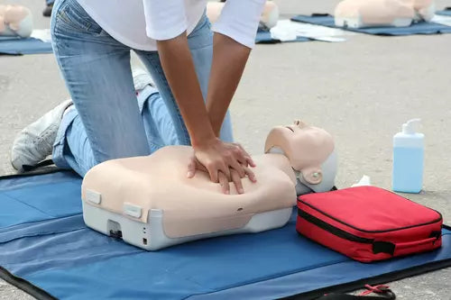 HLTAID010 Provide basic emergency life support.webp__PID:9559e3b4-1ed5-48e0-9e72-69662fc9e888